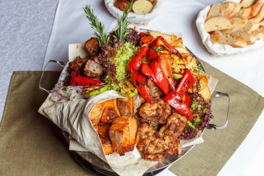 et, sebze ve balık ızgara