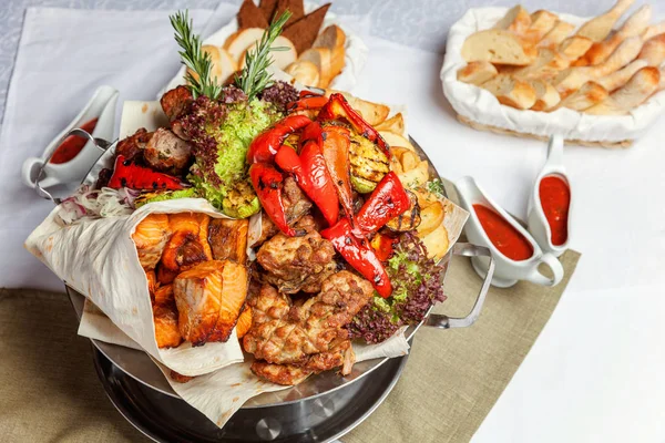 et, sebze ve balık ızgara