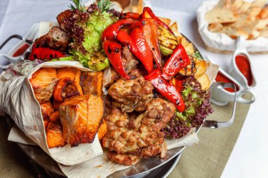 et, sebze ve balık ızgara