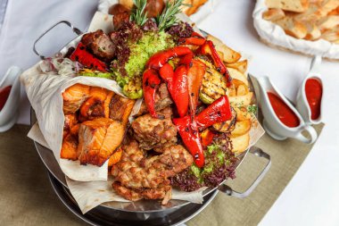 et, sebze ve balık ızgara