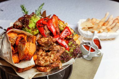 et, sebze ve balık ızgara