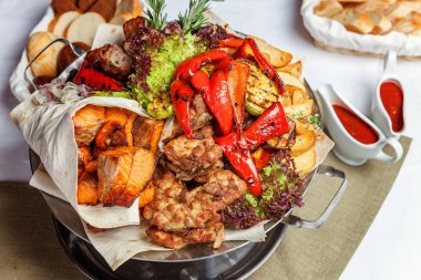 et, sebze ve balık ızgara