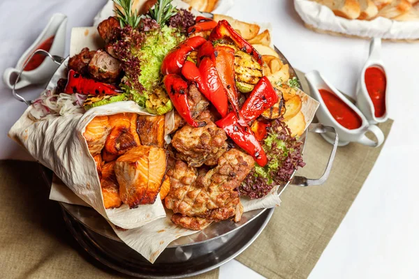 et, sebze ve balık ızgara