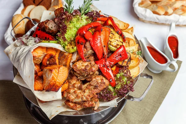 et, sebze ve balık ızgara