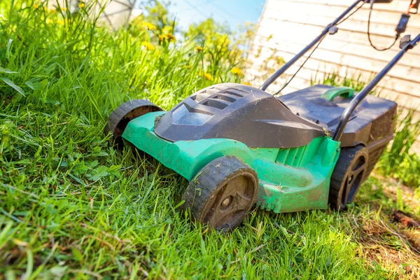 Lawn Mower Cutting Green Grass Backyard Sunny Day Gardening Country — Stock Photo, Image