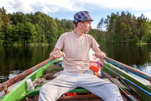 Fiskare Fiske Träbåt Vacker Sjö — Stockfoto