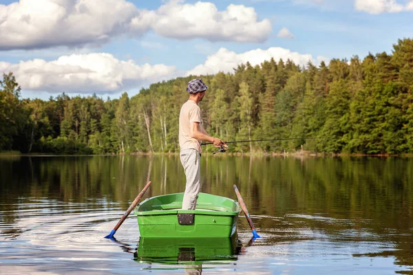 Fiskare Fiske Träbåt Vacker Sjö — Stockfoto