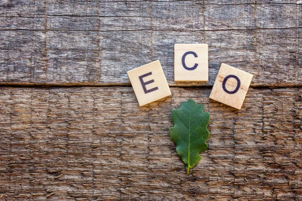 Eco Napis Literami Słowo Oak Liści Stare Rustykalne Drewniane Tło — Zdjęcie stockowe