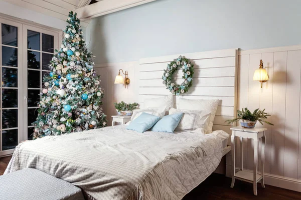 Quarto Interior Decorado Natal Clássico Árvore Ano Novo Árvore Natal — Fotografia de Stock