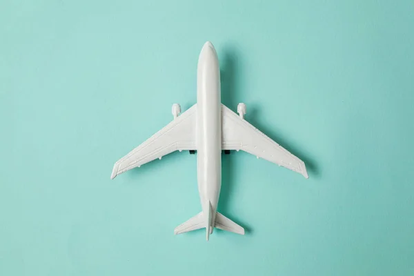 Gewoon Plat Lag Ontwerp Miniatuur Speelgoed Model Vliegtuig Blauwboek Pastel — Stockfoto