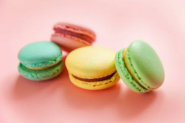 Sweet Almond Colorful Pink Blue Yellow Green Macarons Macaroon Dessert — Stock Photo, Image