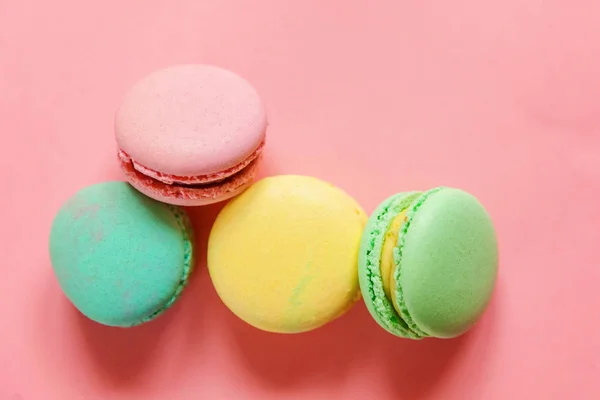 Doce Amêndoa Colorido Rosa Azul Amarelo Verde Macarons Bolo Sobremesa — Fotografia de Stock