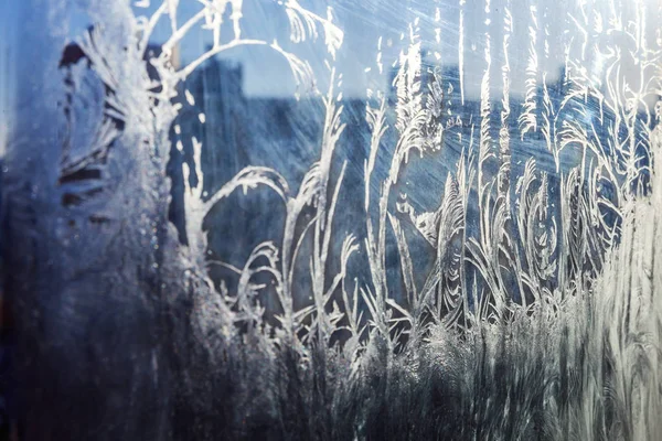 Mrożone Zimowe Okno Błyszczącym Mrozem Wzór Tekstury Świąteczny Symbol Cudu — Zdjęcie stockowe
