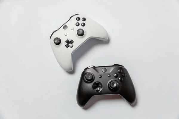 Joystick λευκό και μαύρο σε άσπρο φόντο — Φωτογραφία Αρχείου