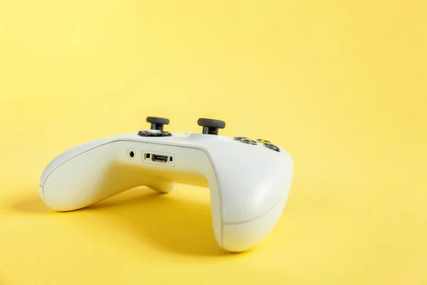Vita Joystick Gamepad Spelkonsol Gula Färgglada Trendiga Moderna Mode Pin — Stockfoto