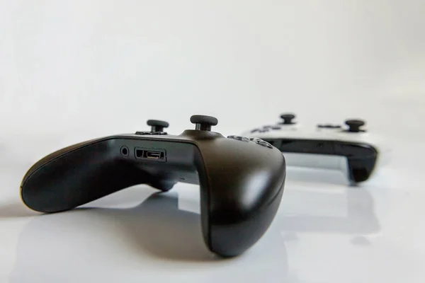 Fehér Fekete Két Joystick Gamepad Elszigetelt Játékkonzolok — Stock Fotó