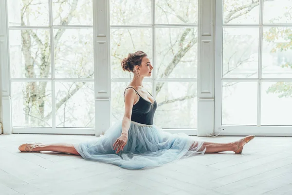 Jonge Klassiek Ballet Danser Vrouw Dansles Mooie Sierlijke Ballerina Praktijk — Stockfoto