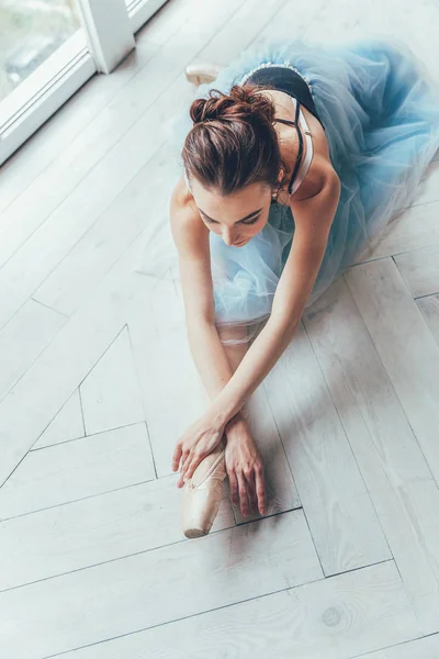 Joven Bailarina Ballet Clásica Clase Baile Hermosa Bailarina Elegante Practicar —  Fotos de Stock