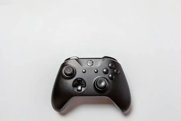 黒ジョイスティック ゲームパッド 白い背景で隔離のゲーム コンソール — ストック写真