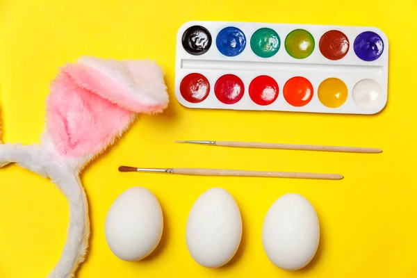 Feliz Concepto Pascua Preparación Para Las Vacaciones Huevos Decorativos Coloridas —  Fotos de Stock