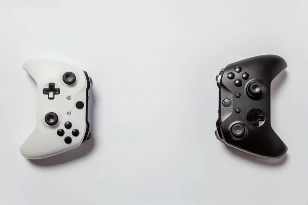 Joystick bianco e nero su sfondo bianco — Foto Stock