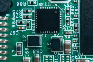 Devre kartını tamir. Elektronik donanım modern teknoloji. Anakart dijital kişisel bilgisayar çipi