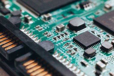 Devre kartını tamir. Elektronik donanım modern teknoloji. Anakart dijital kişisel bilgisayar çipi