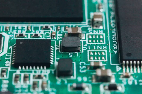 Leiterplattenreparatur. elektronische Hardware moderne Technologie. Motherboard digitaler PC-Chip — Stockfoto