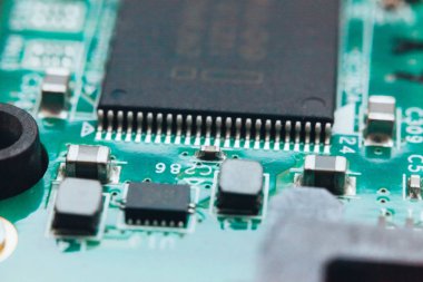 Devre kartını tamir. Elektronik donanım modern teknoloji. Anakart dijital kişisel bilgisayar çipi
