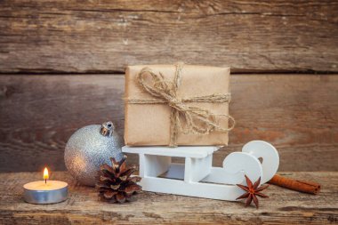 Eski köhne ahşap arka planda yeni yıl kompozisyonu