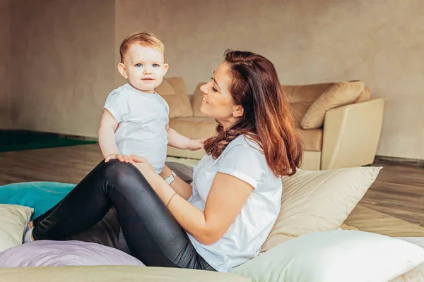 Stay Home Stay Safe Young Mother Holding Her Child Woman — Stock Photo, Image