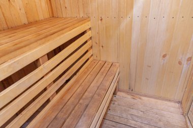 Geleneksel Finlandiya sauna saunasının iç detayları. Geleneksel eski Rus hamamı SPA konsepti. Rahatlayın köy banyosu konsepti