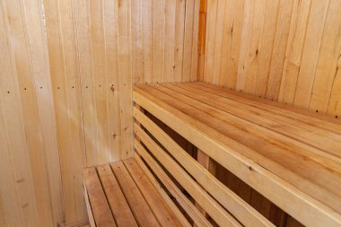Geleneksel Finlandiya sauna saunasının iç detayları. Geleneksel eski Rus hamamı SPA konsepti. Rahatlayın köy banyosu konsepti.