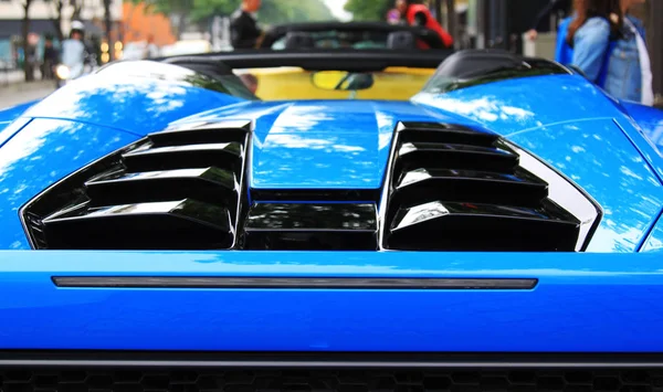 Spoiler Carro Esportivo Azul — Fotografia de Stock