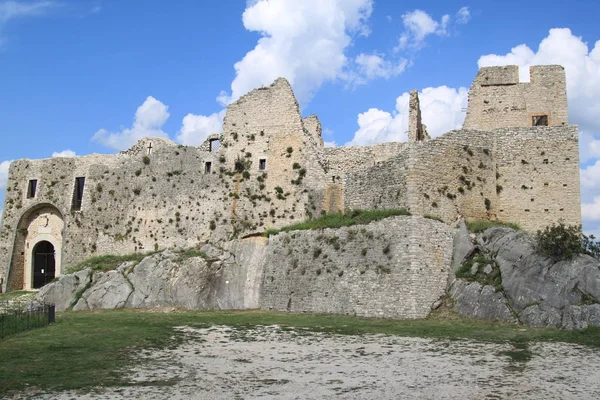 全景乡村 Castropignano 坎波巴索莫利塞意大利 — 图库照片