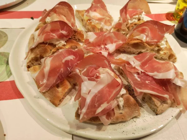 グルメなイタリアのピザの部分 — ストック写真