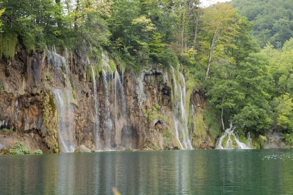プリトヴィツェ湖クロアチアユネスコ世界遺産 — ストック写真