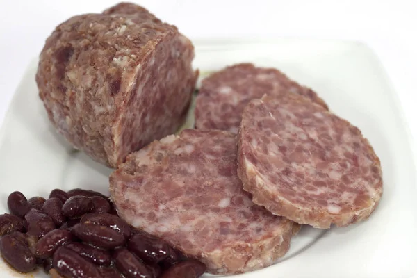 Salame Cotechino Cozido Com Feijão Servido Prato — Fotografia de Stock