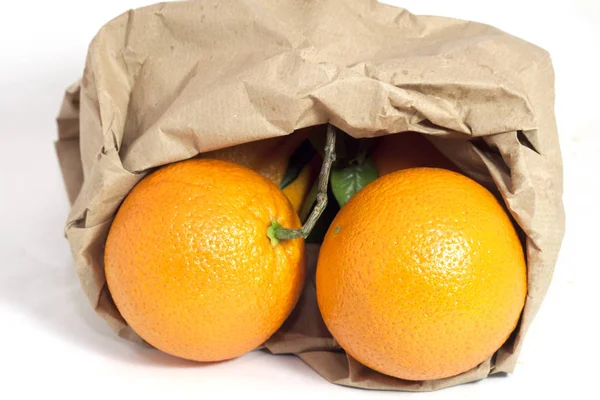 Апельсиновые Фрукты Бумажным Пакетом — стоковое фото