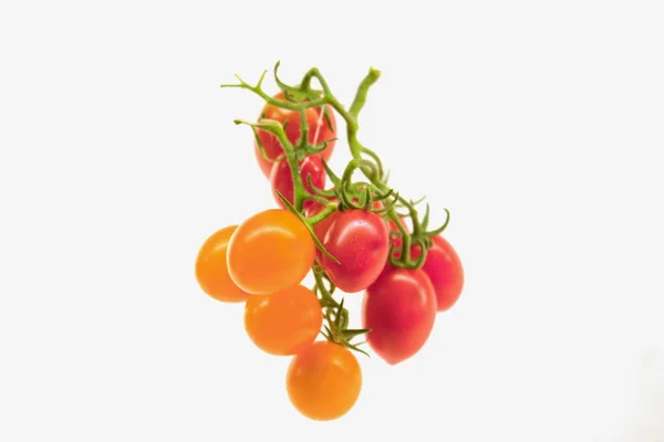黄大番茄番茄与生面食 — 图库照片
