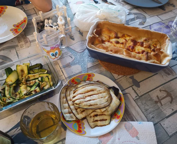 Table Préparée Avec Des Aliments Gâteau Satata — Photo