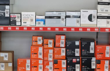 objektif fotoğrafçıların rafları ve depoları