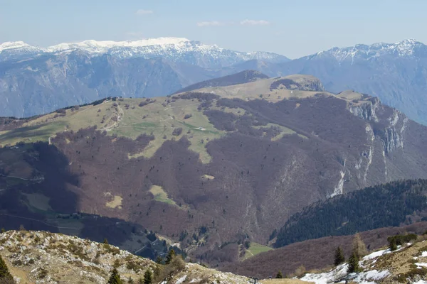 Horské otevřené prostory italských Alp, pohled shora — Stock fotografie