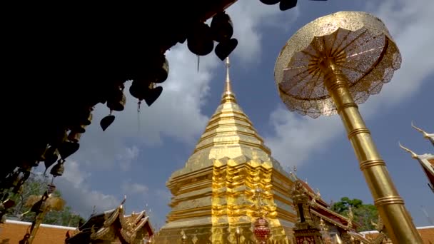 泰国清迈卧佛寺素素寺是泰国清迈重要的地标性旅游胜地 — 图库视频影像
