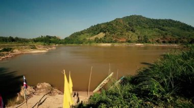 Tayland ve Laos yeri Krachan Pha Da, Wiang Kaen bölge Chiang Rai Eyaleti, Tayland sınır Mekong Nehri manzaralı.