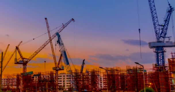 Upływ Czasu Wieczorem Zachód Słońca Rozwoju Żurawie Budowlane Pracy Budowanie — Wideo stockowe
