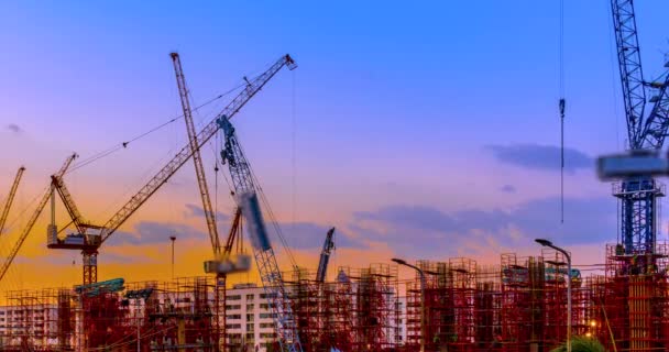 Time Lapse Atardecer Desarrollo Grúas Construcción Están Trabajando Proyecto Construcción — Vídeo de stock