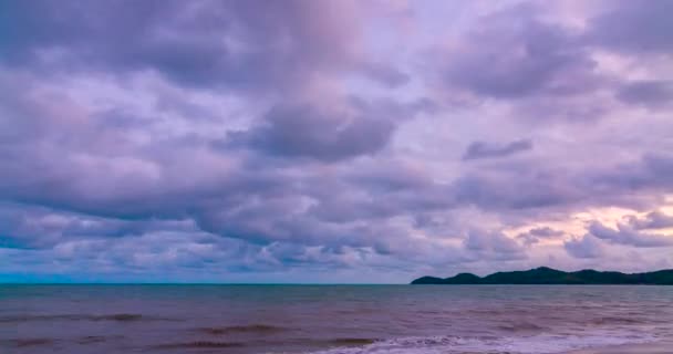 Zaman Atlamalı Güzel Bulutlar Gökyüzünde Tropikal Deniz Üzerinde Dramatik Gökyüzü — Stok video