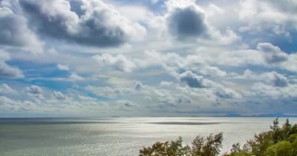 Zeitraffer Wolken Ziehen Über Das Meer — Stockvideo