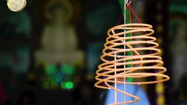 Yanan tütsü ve toz Hava Tapınağı